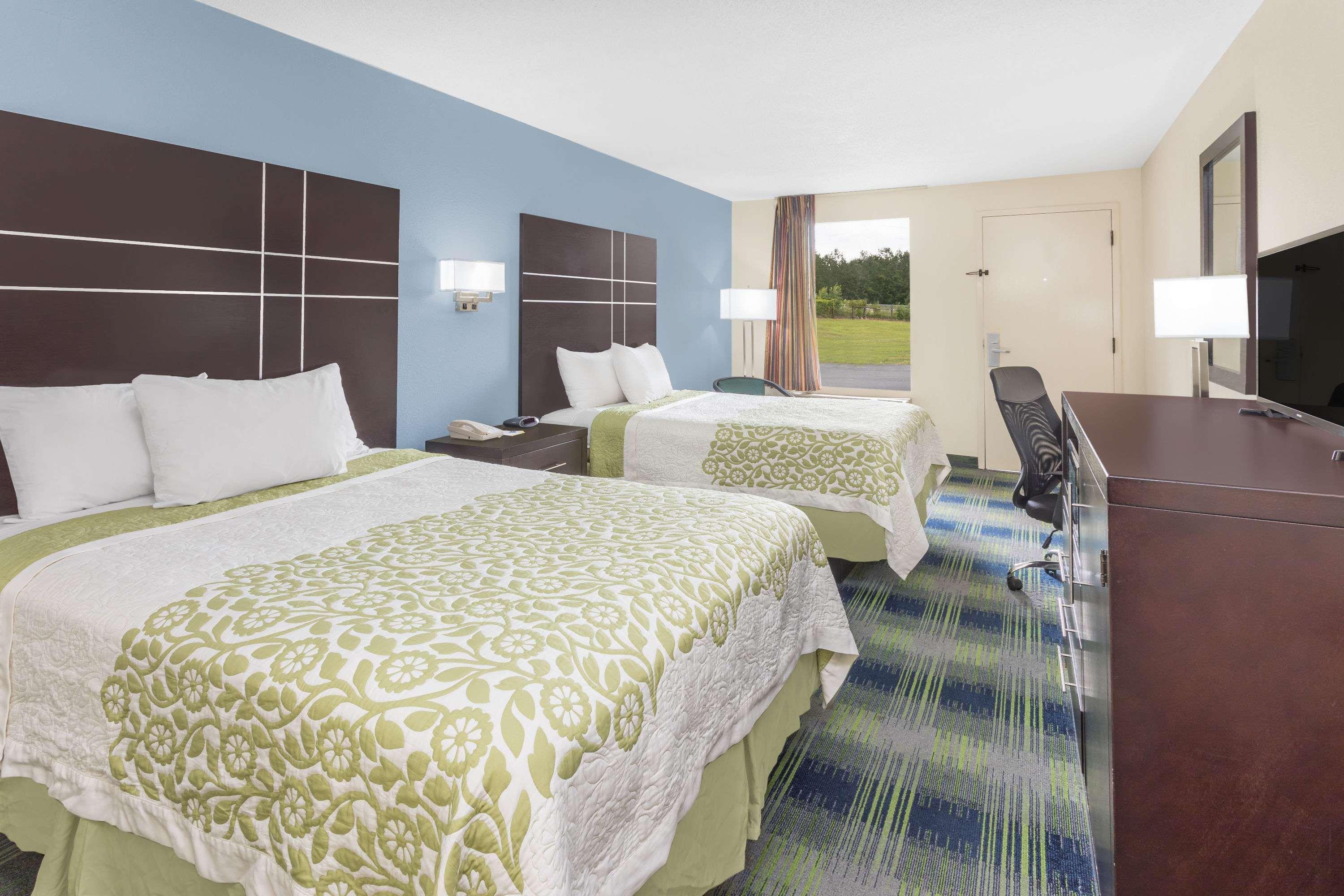 Days Inn By Wyndham Newberry South Carolina Exterior photo
