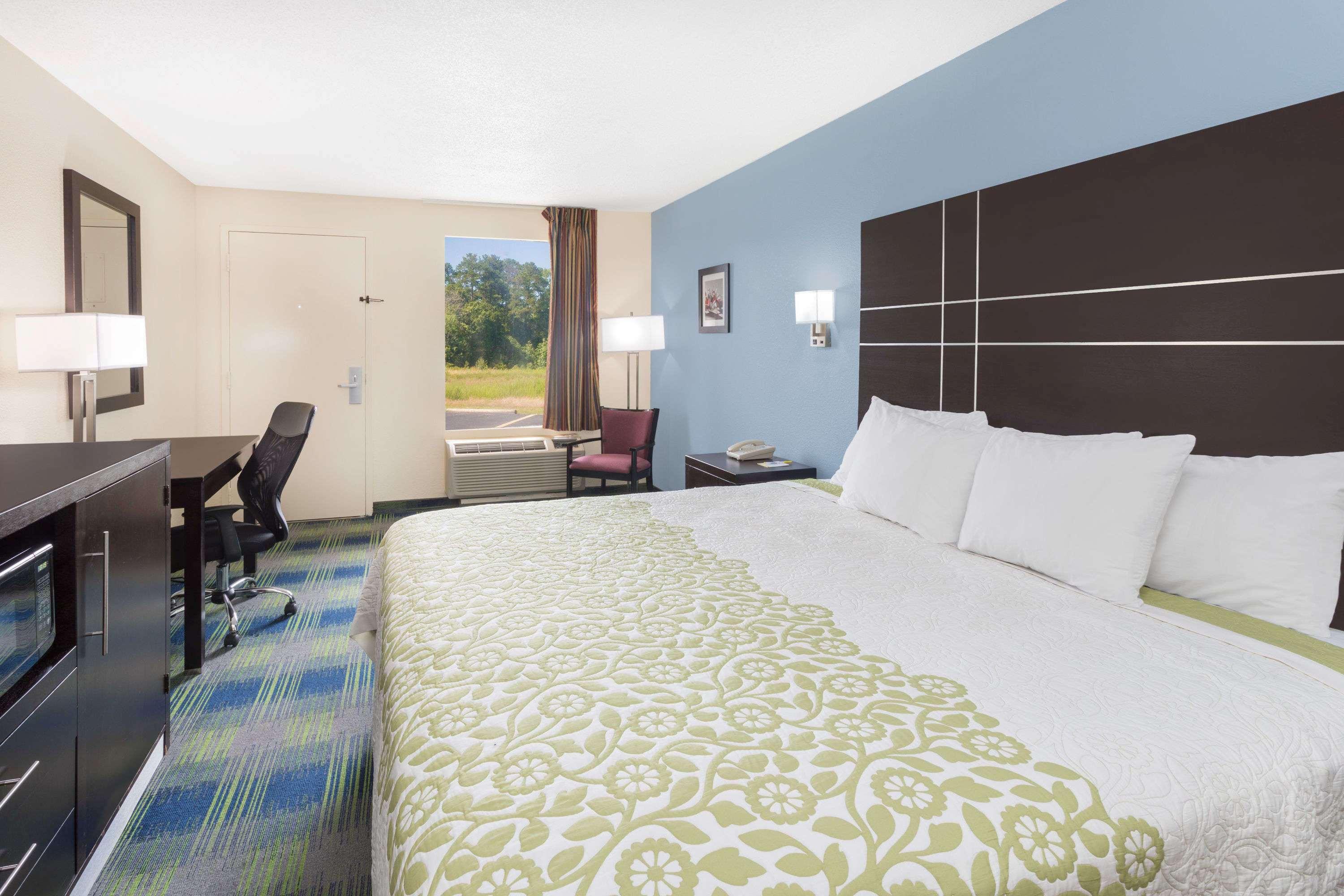 Days Inn By Wyndham Newberry South Carolina Exterior photo